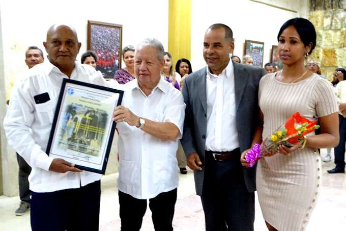 Varias generaciones de amor al magisterio