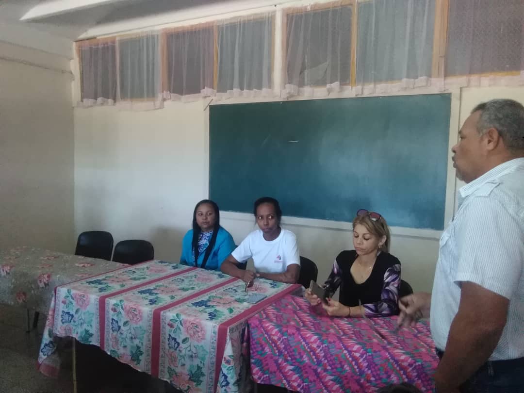 Candidata al parlamento cubano visita el CUM Media Luna