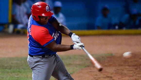 Alfredo Despaigne abre hoy jugando con Granma