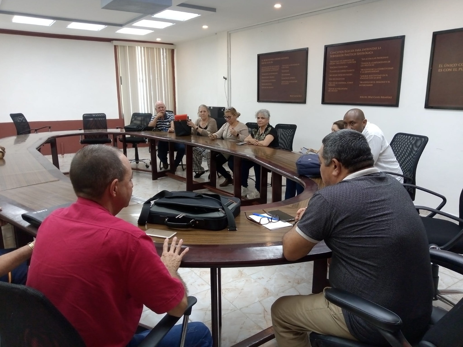 Variadas actividades desarrolladas por expertos de la JAN en evaluación a Programa Maestría de la UDG