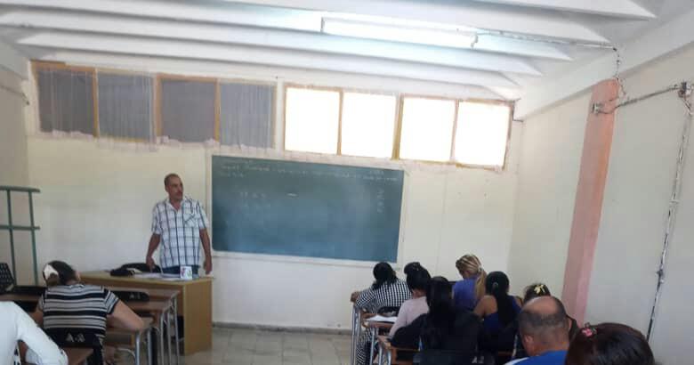 Capacitación a profesores de la carrera Agronomía en CUM Media Luna