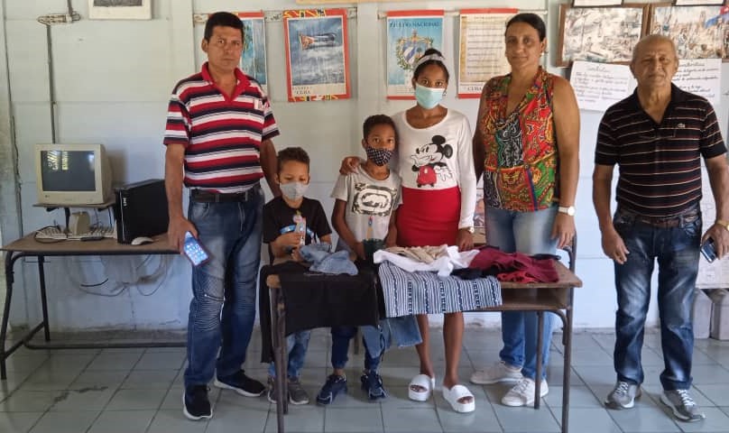 Donativo del CUM Campechuela a educandos en zonas afectadas por intensas lluvias