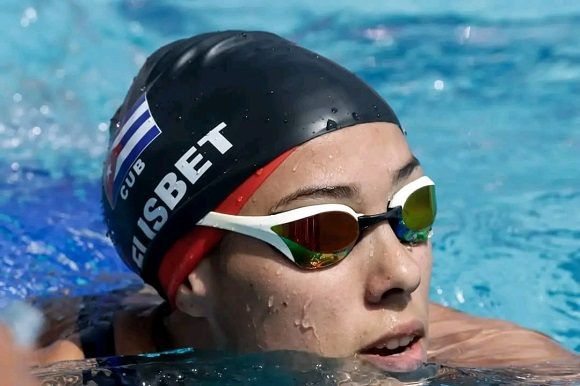 La natación sorprende de nuevo: Oro para las mujeres de Cuba en el 4×100 metros libres