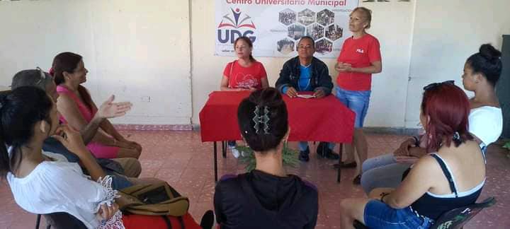 Realizan docentes del Centro Universitario Municipal “Bartolomé Masó Márquez”actividades con el Colegio Universitario