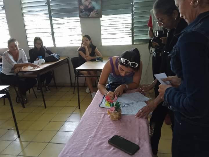 Primer otorgamiento de carreras universitarias