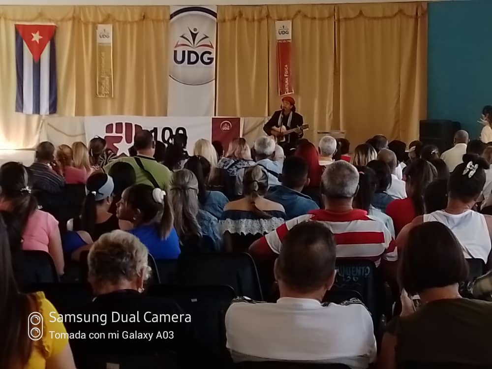 Festejos por el Día del Educador en la Universidad de Granma