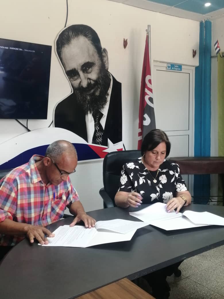 Firma la UDG convenio XETID