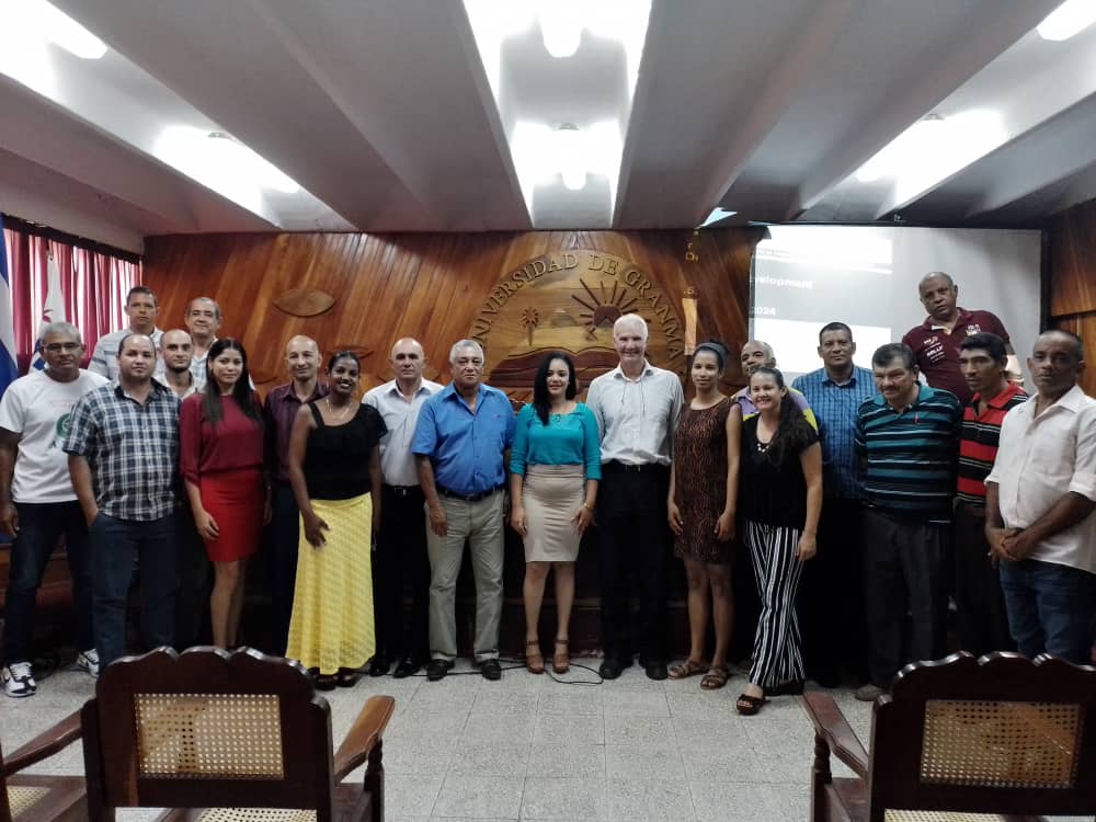 Visita a la Universidad de Granma, el Dr Hans-Peter Benedikt, profesor de la Universidad de EBERSWALDE, Alemania