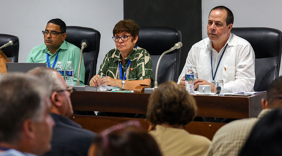 Que las farmacias funcionen acordes con las necesidades de la población es una prioridad, sostienen diputados