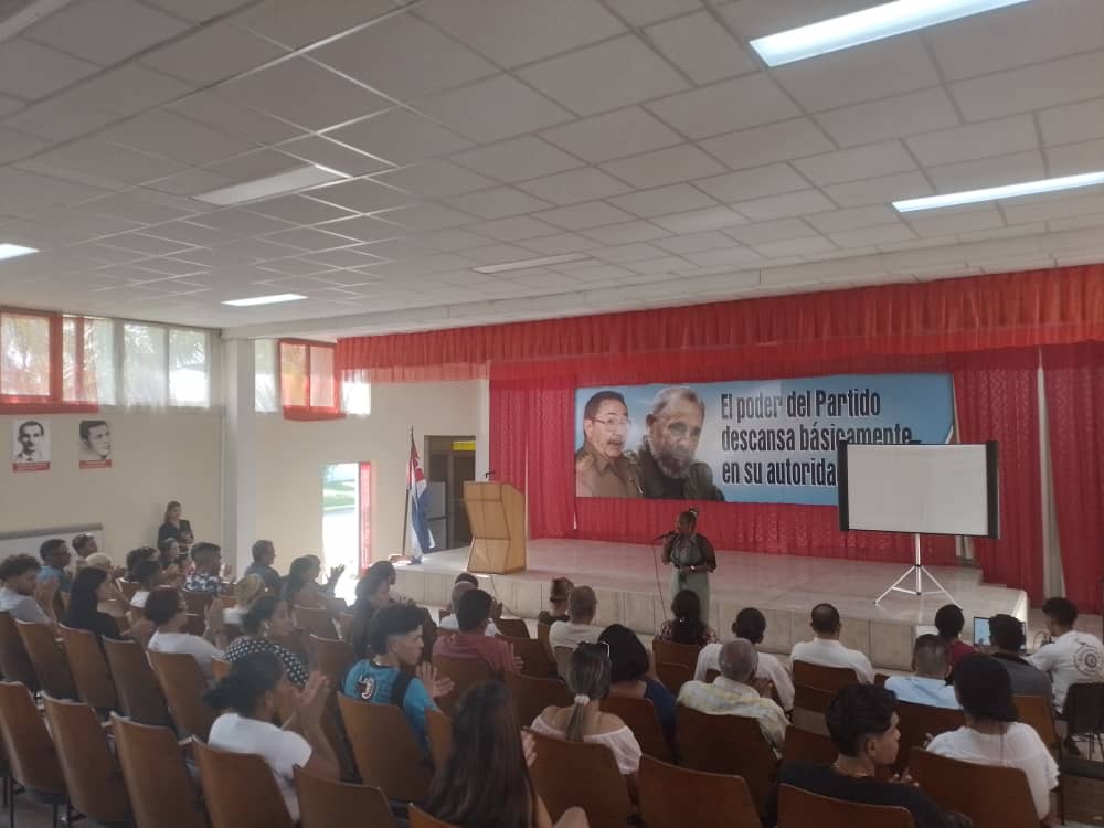 Jornada Científica Estudiantil en la UDG